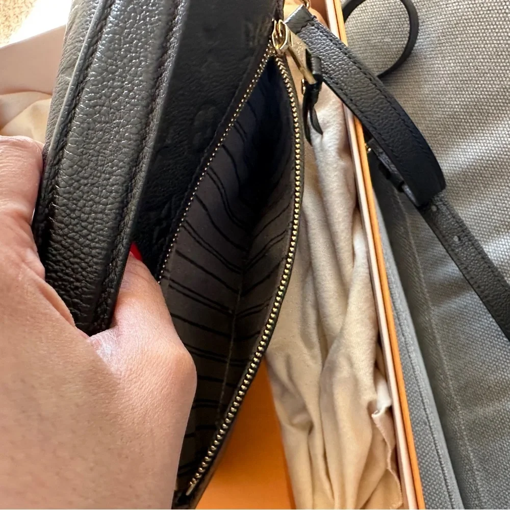 Pochette Métis
Monogram Empreinte Leather - Black - Picture 9 of 12